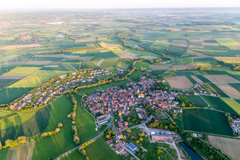 Vue aérienne de Quartier Rügheim in Hofheim in Unterfranken dans le département Bavière, Allemagne