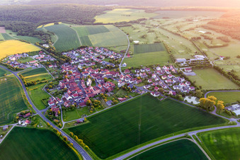 Vue aérienne de Et le club de golf de Schweinfurt à le quartier Löffelsterz in Schonungen dans le département Bavière, Allemagne