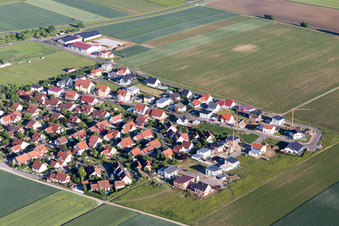 Vue aérienne de Quartier Unterspiesheim in Kolitzheim dans le département Bavière, Allemagne