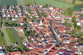 Vue aérienne de Quartier Unterspiesheim in Kolitzheim dans le département Bavière, Allemagne