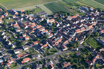 Vue aérienne de Quartier Gernach in Kolitzheim dans le département Bavière, Allemagne