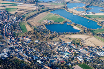 Vue aérienne de Steinhäuserwühlsee et Wammsee à le quartier Ludwigshof in Speyer dans le département Rhénanie-Palatinat, Allemagne