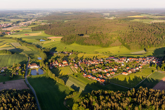 Vue aérienne de Quartier Rehweiler in Geiselwind dans le département Bavière, Allemagne