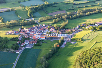 Vue aérienne de Quartier Untersteinach in Burgwindheim dans le département Bavière, Allemagne