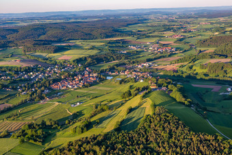 Vue aérienne de Burgwindheim dans le département Bavière, Allemagne