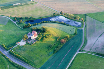 Vue aérienne de Chapelle à l'Eschenauer Mühlbach à Eschenau à le quartier Eschenau in Knetzgau dans le département Bavière, Allemagne
