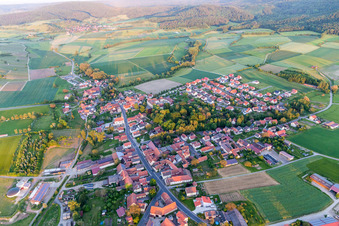 Vue oblique de Quartier Oberschwappach in Knetzgau dans le département Bavière, Allemagne
