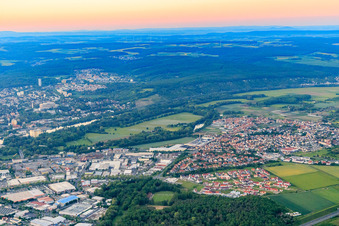 Vue aérienne de Vue de la ville depuis le sud-ouest à Sennfeld dans le département Bavière, Allemagne