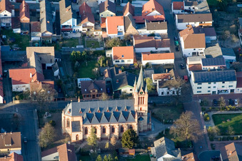 Vue aérienne de Assomption de Marie sur Kirchenstr à Otterstadt dans le département Rhénanie-Palatinat, Allemagne