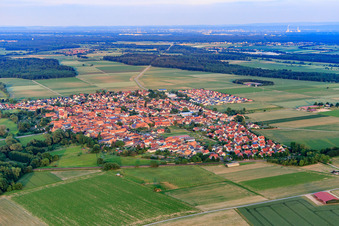 Vue aérienne de Vue de la ville depuis le nord-ouest à Steinweiler dans le département Rhénanie-Palatinat, Allemagne