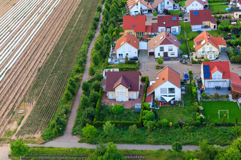 Bas-Rappenfeld à le quartier Mörlheim in Landau in der Pfalz dans le département Rhénanie-Palatinat, Allemagne hors des airs