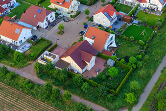 Enregistrement par drone de Bas-Rappenfeld à le quartier Mörlheim in Landau in der Pfalz dans le département Rhénanie-Palatinat, Allemagne