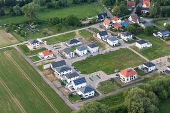 Vue aérienne de Offenbach an der Queich dans le département Rhénanie-Palatinat, Allemagne