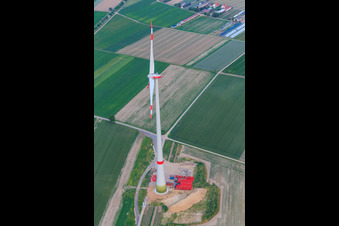 Photographie aérienne de Dernier chantier du parc éolien de Hatzenbühler à Hatzenbühl dans le département Rhénanie-Palatinat, Allemagne