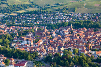 Wissembourg dans le département Bas Rhin, France du point de vue du drone