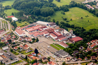 Vue aérienne de Locaux de l'usine du fabricant de camping-cars Burstner SA à Wissembourg dans le département Bas Rhin, France