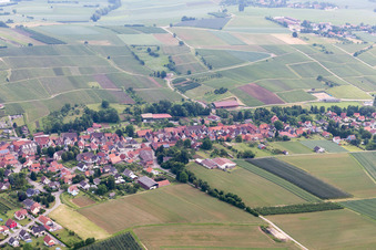 Vue oblique de Steinseltz dans le département Bas Rhin, France