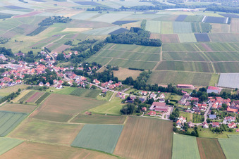 Steinseltz dans le département Bas Rhin, France depuis l'avion