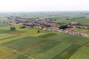 Schleithal dans le département Bas Rhin, France depuis l'avion