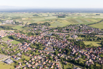 Vue d'oiseau de Retschwiller dans le département Bas Rhin, France