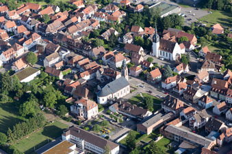 Vue oblique de Soultz-sous-Forêts dans le département Bas Rhin, France