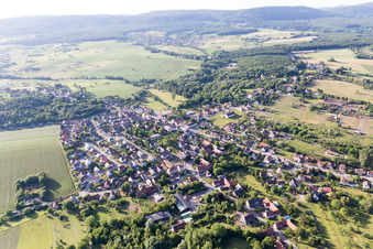 Vue aérienne de Merkwiller-Pechelbronn dans le département Bas Rhin, France