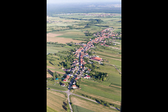 Gundershoffen dans le département Bas Rhin, France du point de vue du drone