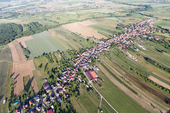 Vue d'oiseau de Forstheim dans le département Bas Rhin, France