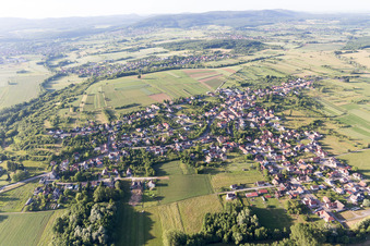 Vue oblique de Gunstett dans le département Bas Rhin, France
