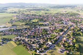 Vue d'oiseau de Soultz-sous-Forêts dans le département Bas Rhin, France