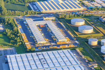 Vue aérienne de DHL Speyer sur la zone industrielle Am Flugplatz à Speyer dans le département Rhénanie-Palatinat, Allemagne