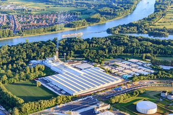 Vue aérienne de Saint-Gobain Isover G+H AG dans la zone industrielle Am Flugplatz à Speyer dans le département Rhénanie-Palatinat, Allemagne