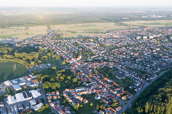 Vue aérienne de Quartier Hochstetten in Linkenheim-Hochstetten dans le département Bade-Wurtemberg, Allemagne