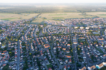 Quartier Linkenheim in Linkenheim-Hochstetten dans le département Bade-Wurtemberg, Allemagne d'en haut