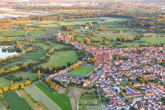 Vue aérienne de Ludwigstraße à Luitpoldstraße / Hinterstädel depuis le nord à Jockgrim dans le département Rhénanie-Palatinat, Allemagne