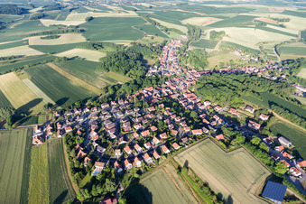 Vue aérienne de Néewiller-près-Lauterbourg à Neewiller-près-Lauterbourg dans le département Bas Rhin, France