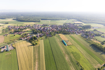 Vue d'oiseau de Salmbach dans le département Bas Rhin, France