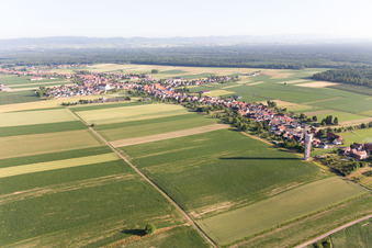 Vue d'oiseau de Schleithal dans le département Bas Rhin, France