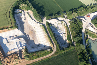 Riedseltz dans le département Bas Rhin, France du point de vue du drone