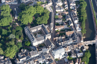 Image drone de Vendôme dans le département Loir et Cher, France