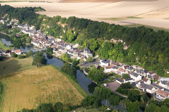 Vue d'oiseau de Saint-Rimay dans le département Loir et Cher, France