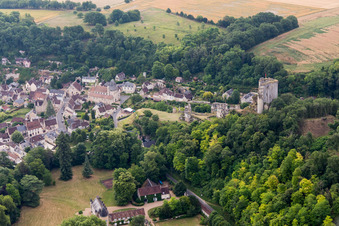 Lavardin dans le département Loir et Cher, France depuis l'avion