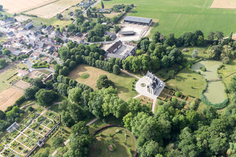 Saint-Cyr-du-Gault dans le département Loir et Cher, France d'en haut
