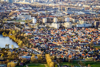 Vue aérienne de Quartier du sud à le quartier Neckarau in Mannheim dans le département Bade-Wurtemberg, Allemagne