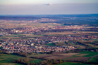 Vue aérienne de Du nord-ouest à le quartier Rohrhof in Brühl dans le département Bade-Wurtemberg, Allemagne