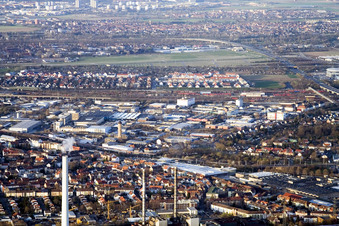 Vue aérienne de Neckarau, Neuostheim du sud à le quartier Rheinau in Mannheim dans le département Bade-Wurtemberg, Allemagne