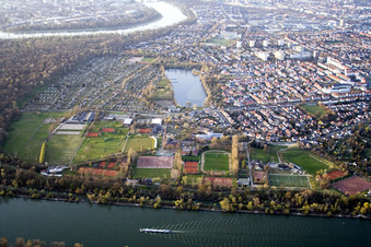 Vue aérienne de Installations sportives, Stollenwörthweier à le quartier Neckarau in Mannheim dans le département Bade-Wurtemberg, Allemagne