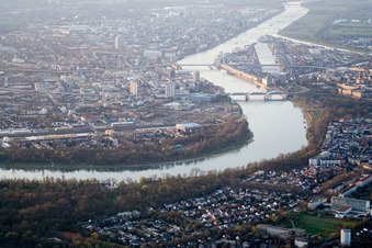 Vue aérienne de Niederfeld, Ludwigshafen à le quartier Lindenhof in Mannheim dans le département Bade-Wurtemberg, Allemagne