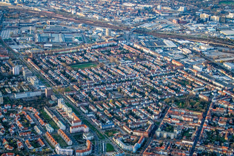 Vue aérienne de Quartier du sud à le quartier Almenhof in Mannheim dans le département Bade-Wurtemberg, Allemagne