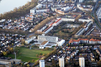 Vue aérienne de Pfalzplatz, Hôpital des Diaconesses à le quartier Niederfeld in Mannheim dans le département Bade-Wurtemberg, Allemagne
